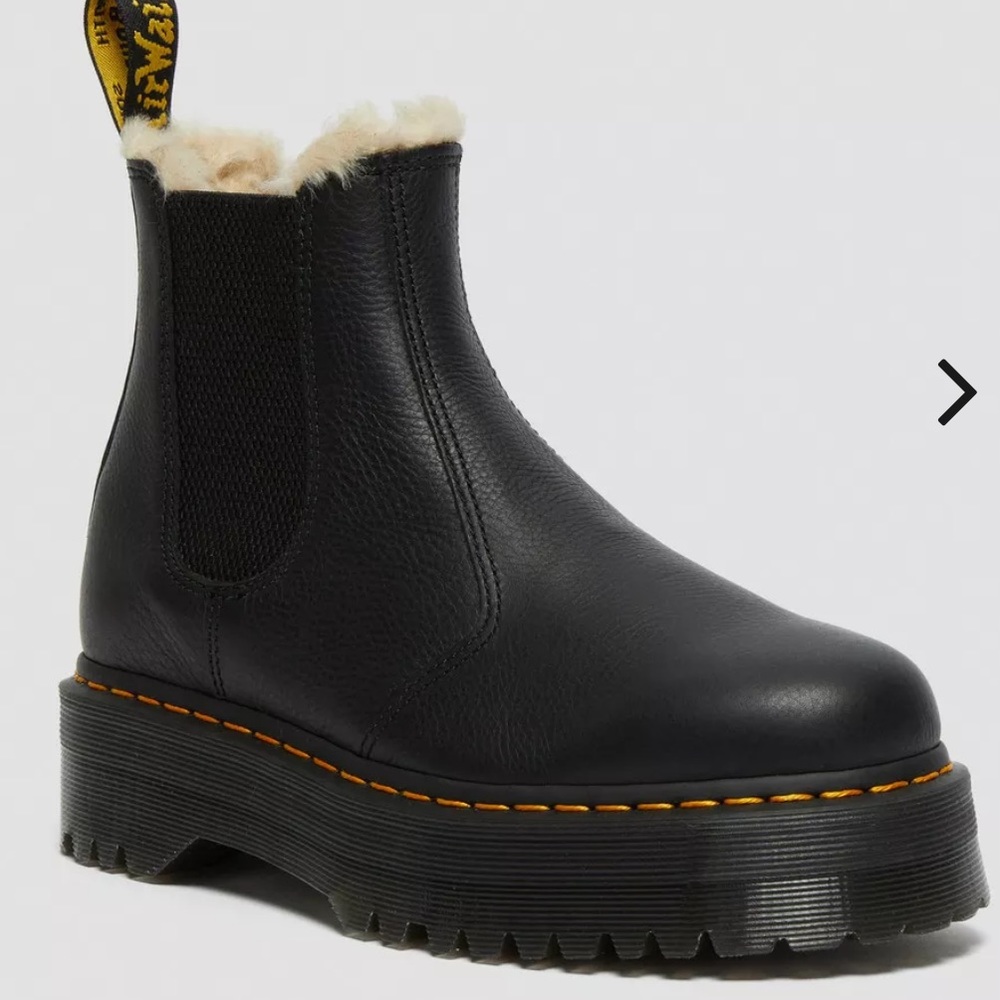 2976 FAUX FUR LINED PLATFORM CHELSEA BOOTS Size 8W